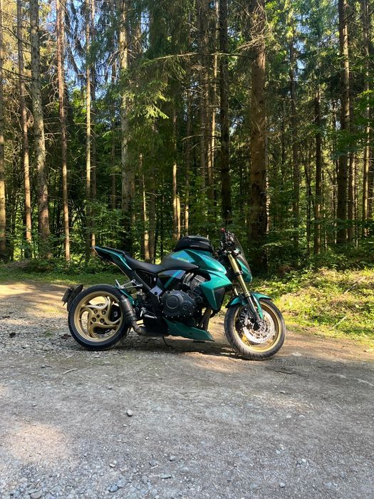 Honda cb 1000r  2011