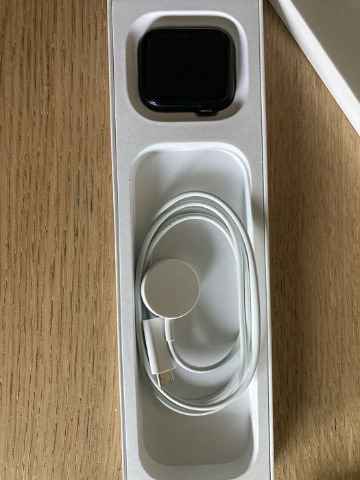 Apple Watch SE (a doua generație) – versiunea de 44 mm: