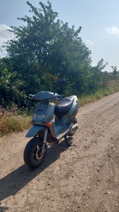 Vând scuter aprilia rally
