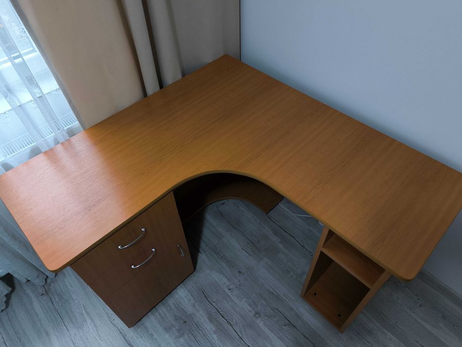 vand birou multifunctional