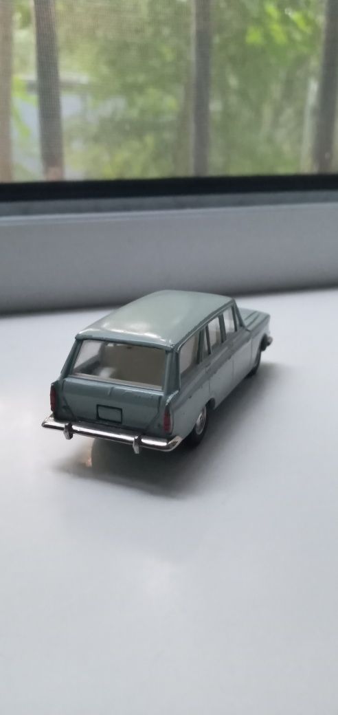Продам модельку москвич 426