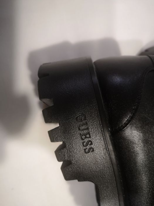 Guess, лоуфъри естествена кожа, номер 41