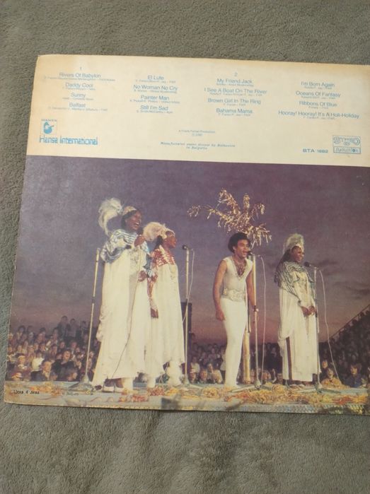 Две уникални големи плочи на Бийтълс и Бони М най доброто от тях,чисти