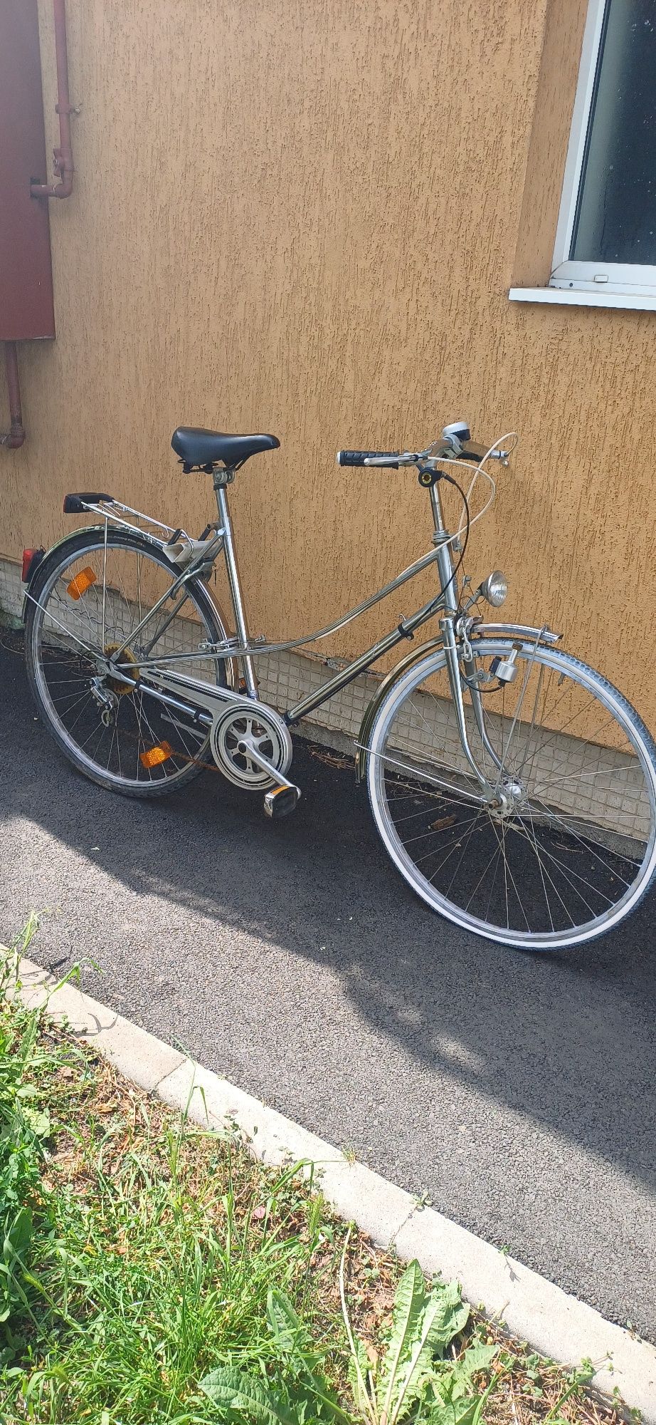 Bicicleta damă roți 28"in stare bună