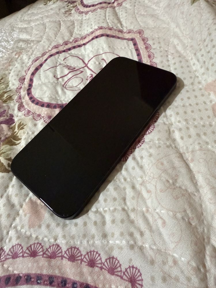 iPhone 15 plus заключен