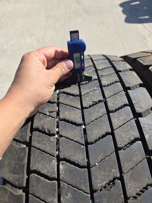 Anvelope de tractiune 315-70r22.5 Michelin si Continental