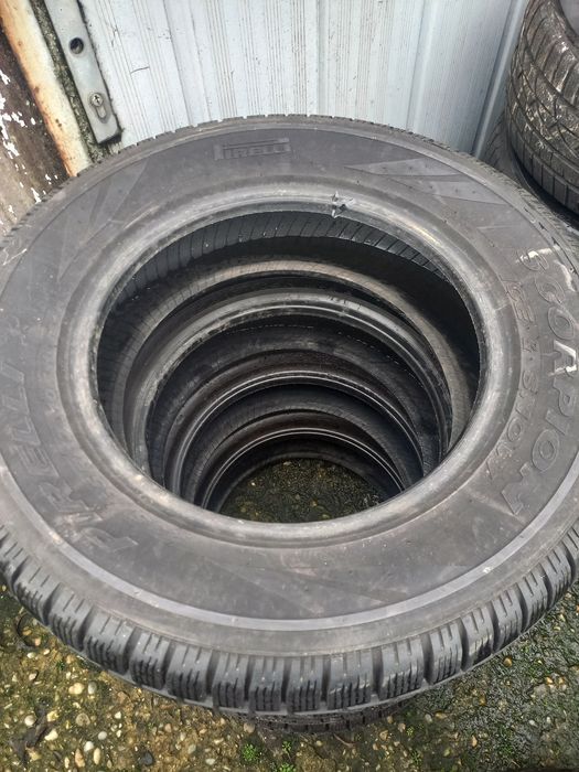 Pirelli 235/65/17 4 броя зимни