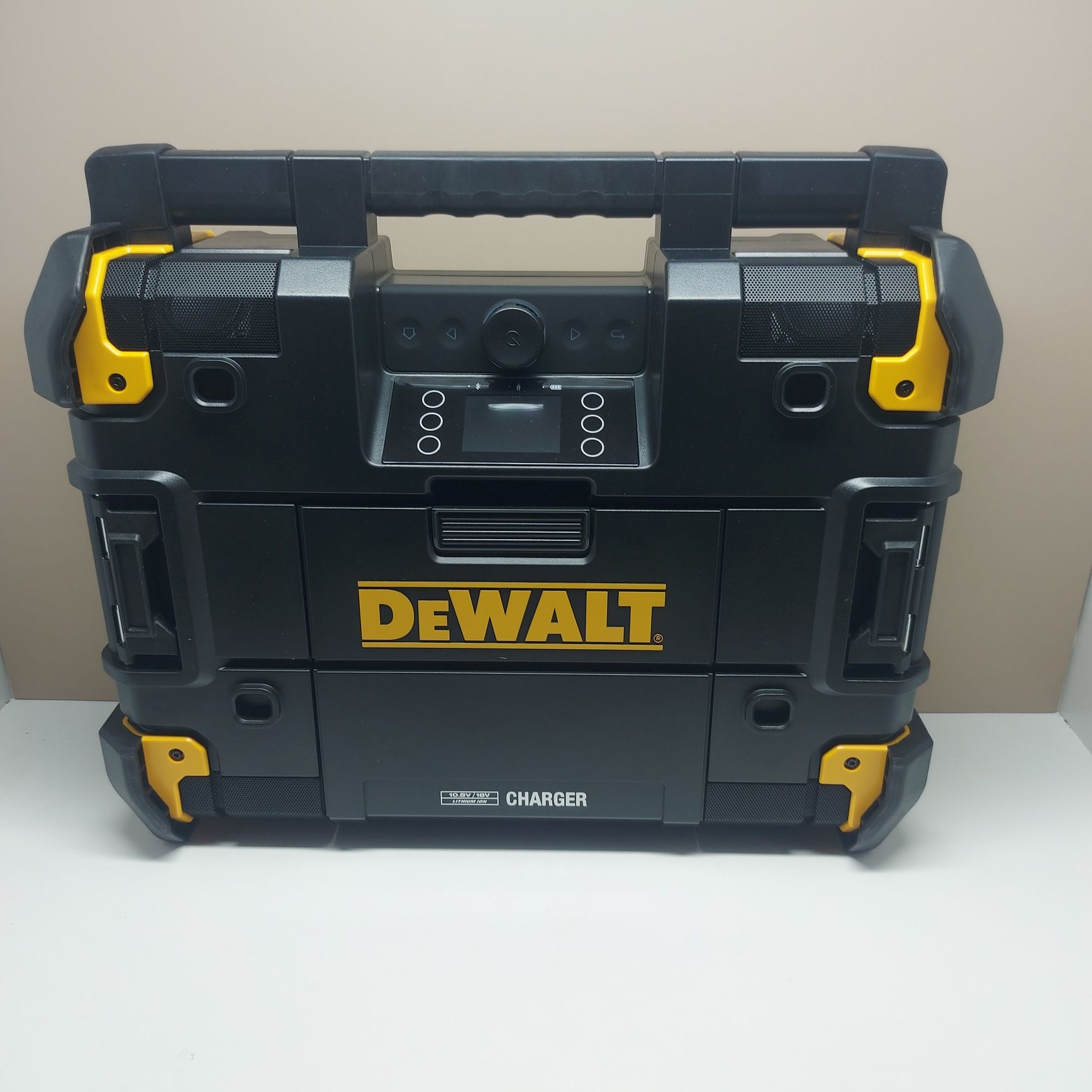 Радио DeWalt DWST1-81078-QW