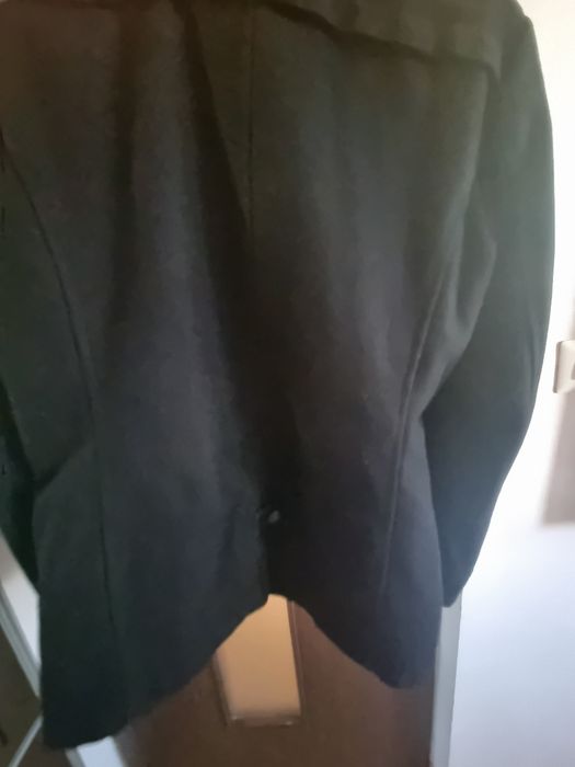 PALTON BERSHKA barbatiI marimea M