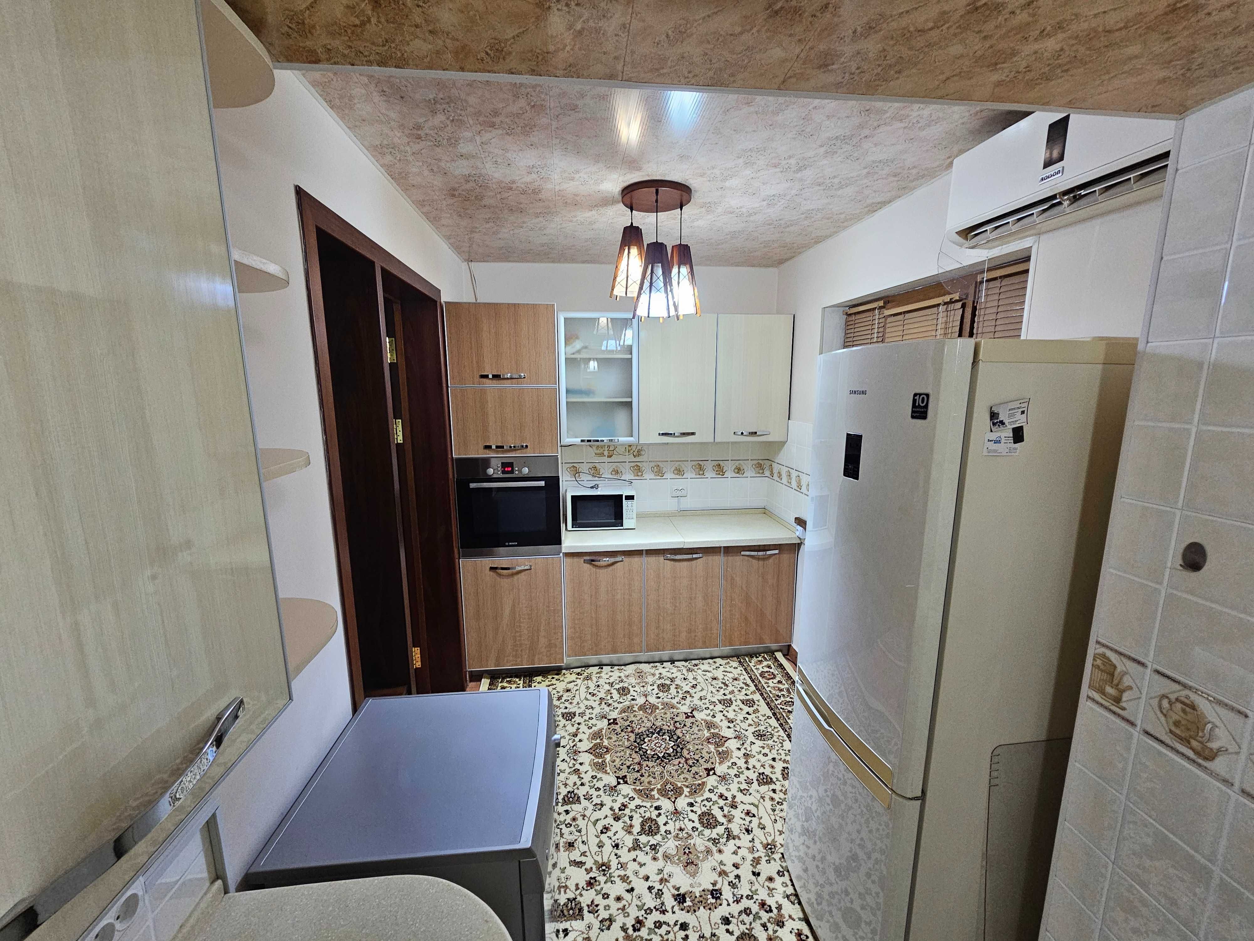 Сдается 4-комнатная квартира в Алмазаре, ул. Фараби, 2-й этаж, 120 м².