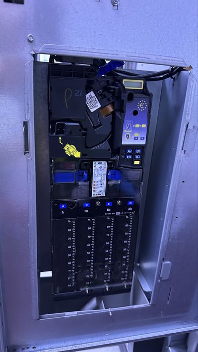 Aparat/ tonomat snack bauturi necta snakky max