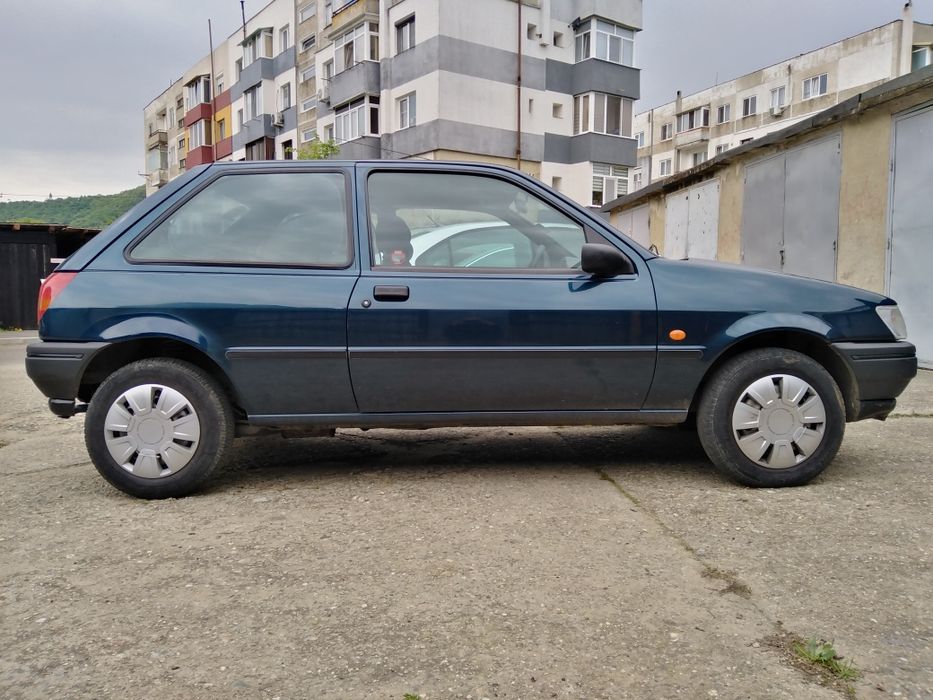 Vând Ford Fiesta 1.3 benzină 1994