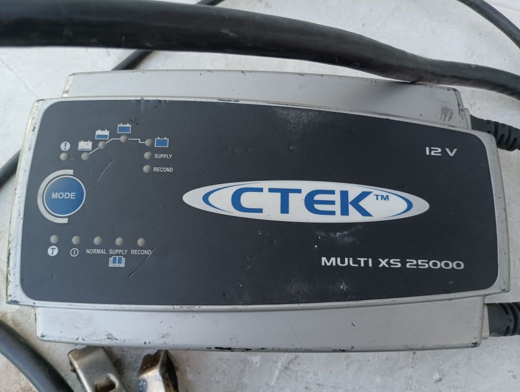 Зарядно устройство за акумулатор CTEK 25a