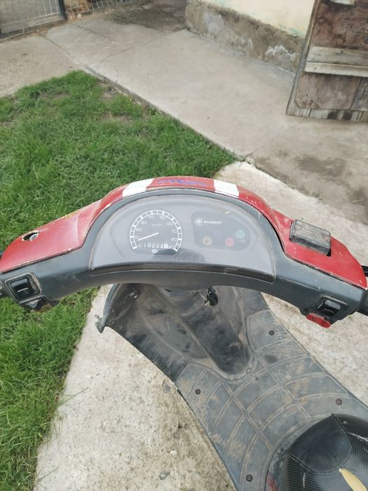 Vând sau schimb scuter piaggio zip motor 70cc dețin acte