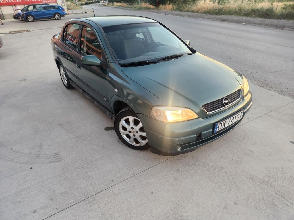 Продавам Opel Astra