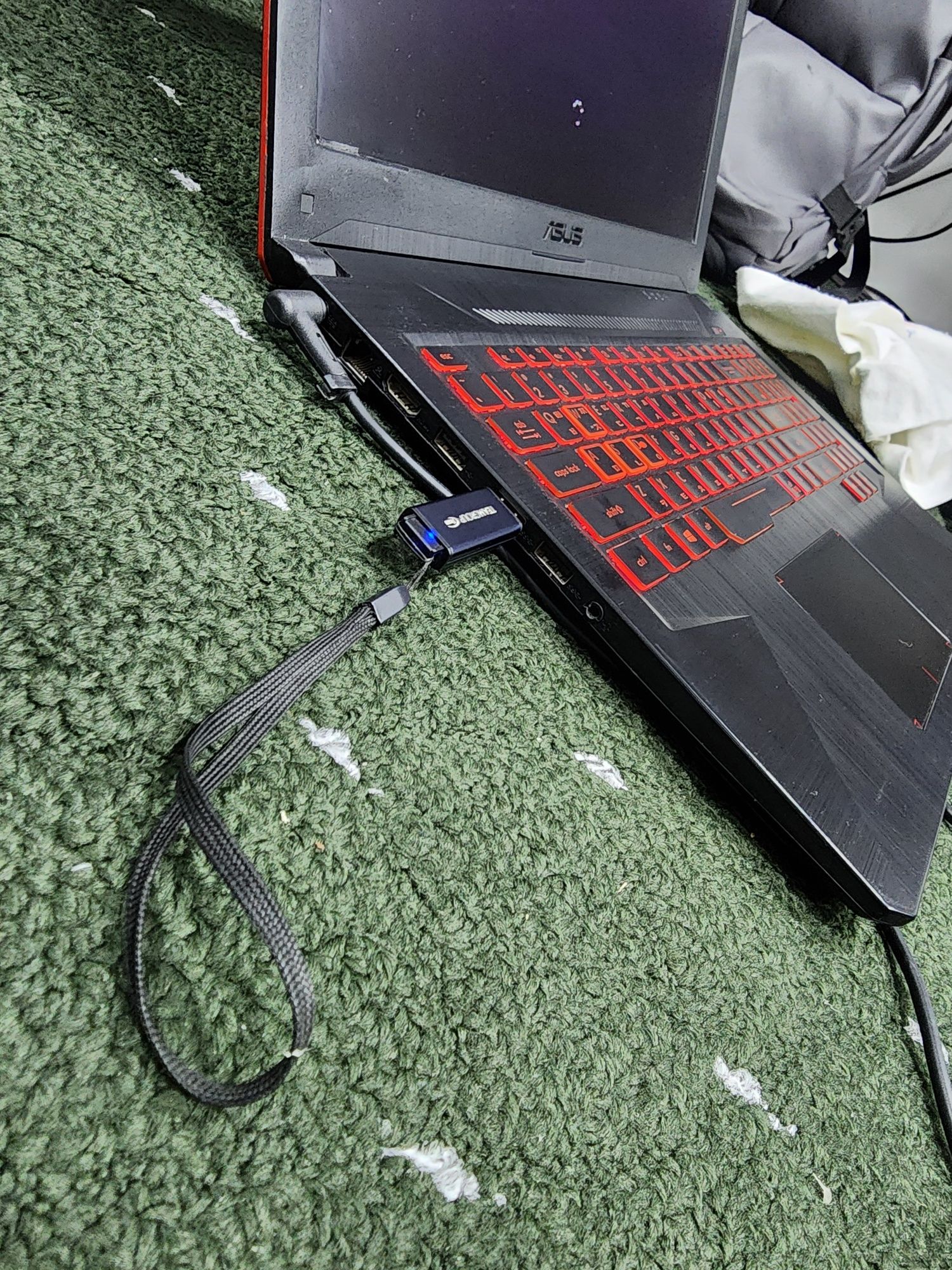 Asus tuf gaming 16/512. Gtx 1050 4gb video karta.