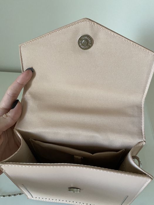 Geanta Bershka roz pudrat cu lant detasabil