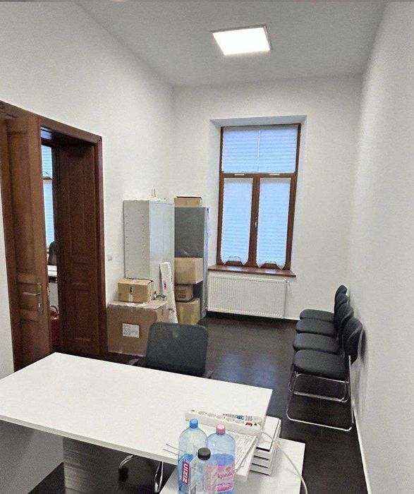 Spatii de birouri pe Aurel Vlaicu, Tatarasi. 44mp si 75mp.