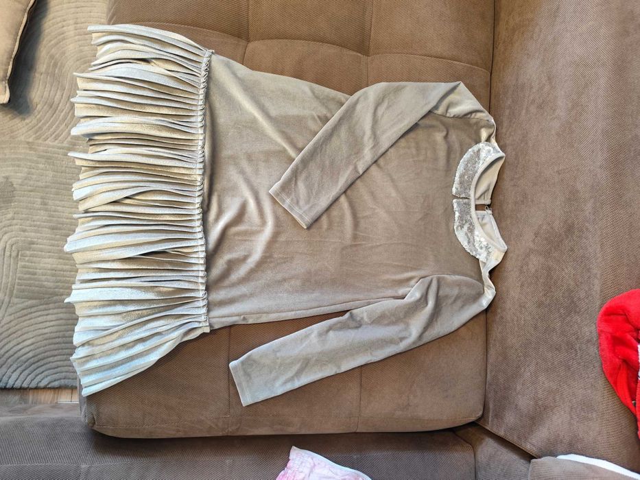 Подарявам рокля 9-10 години