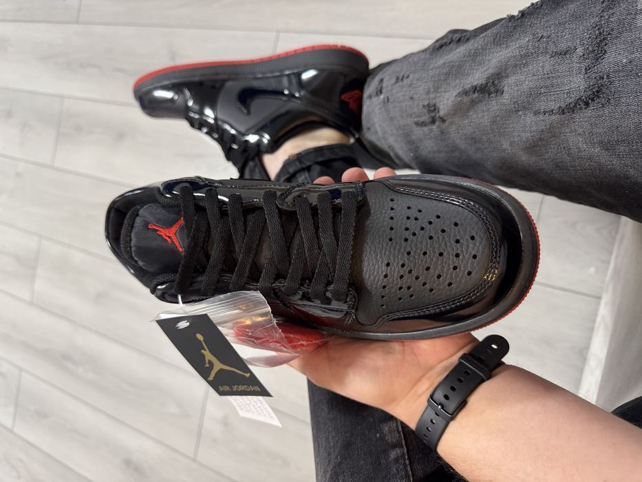 Adidasi Barbati Nike Jordan Negru & Rosu!