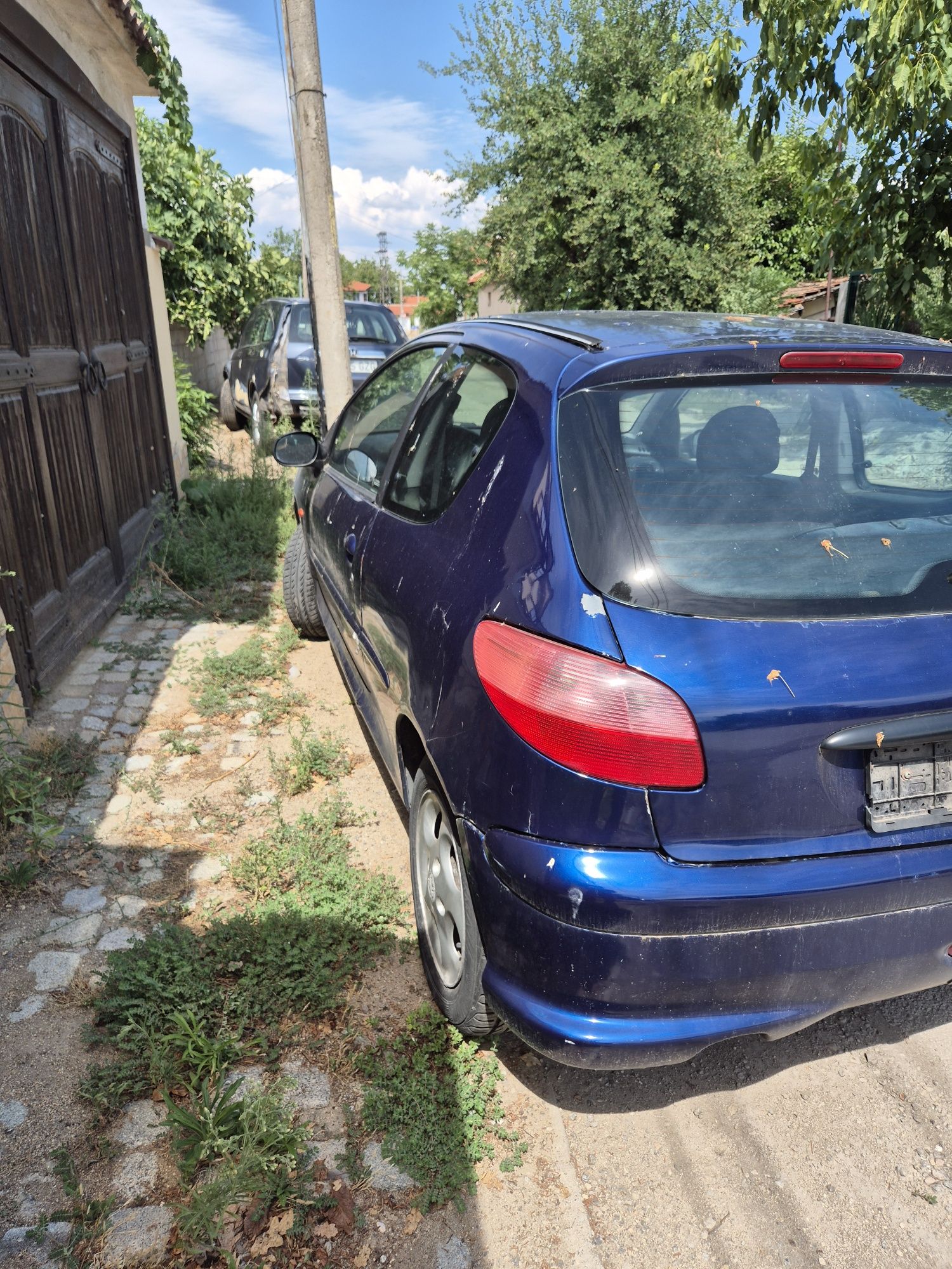Продавам пежо 206