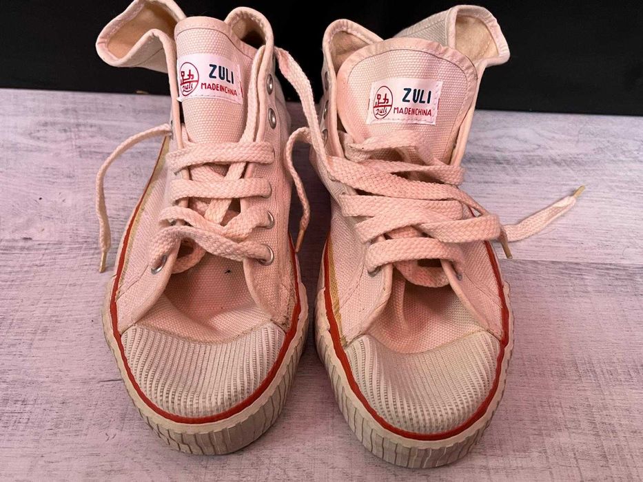 Vand adidasi Zuli