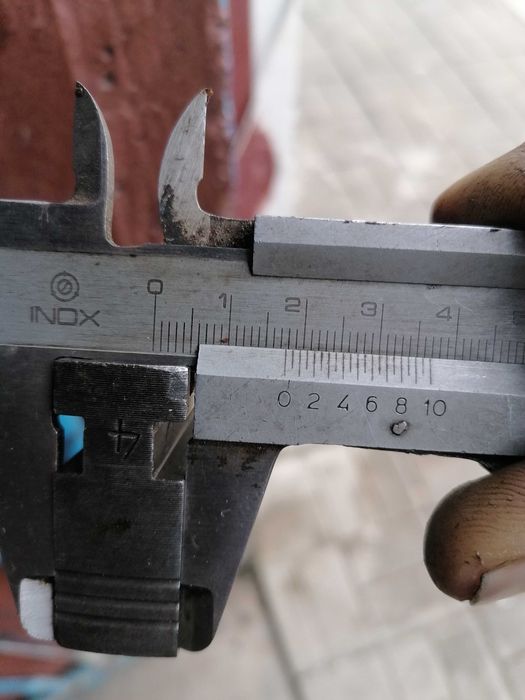 обратни челюсти за струг