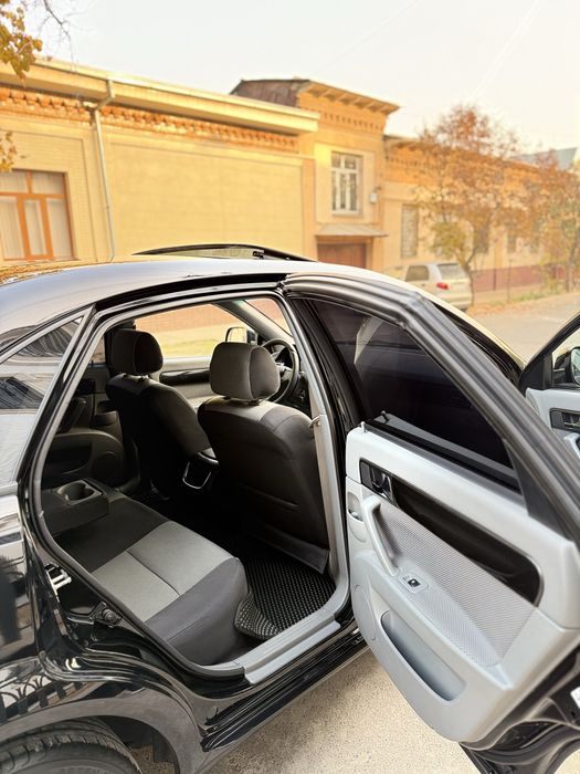 Qora GENTRA 3-Poz AT 2022 sotiladi full 29000km yurgan kraskasi toza