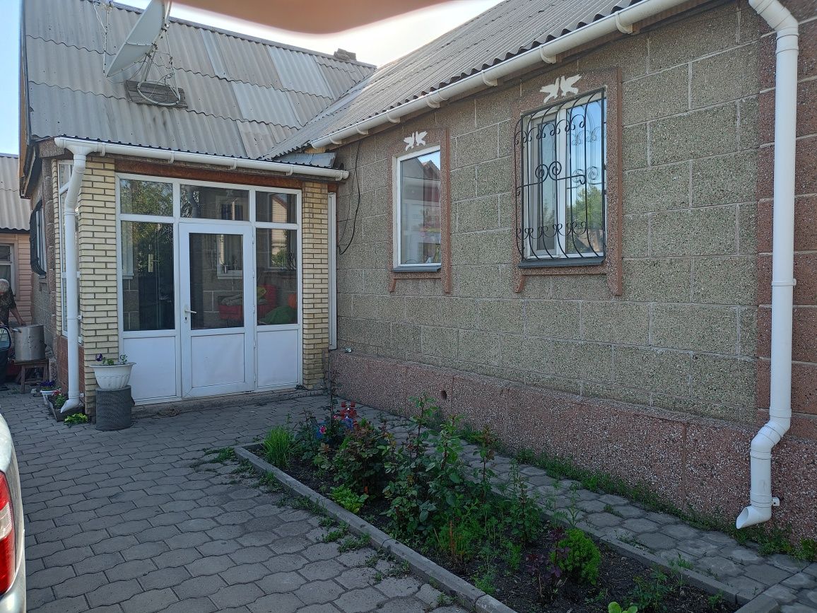 Продается дом в пришахтинске.