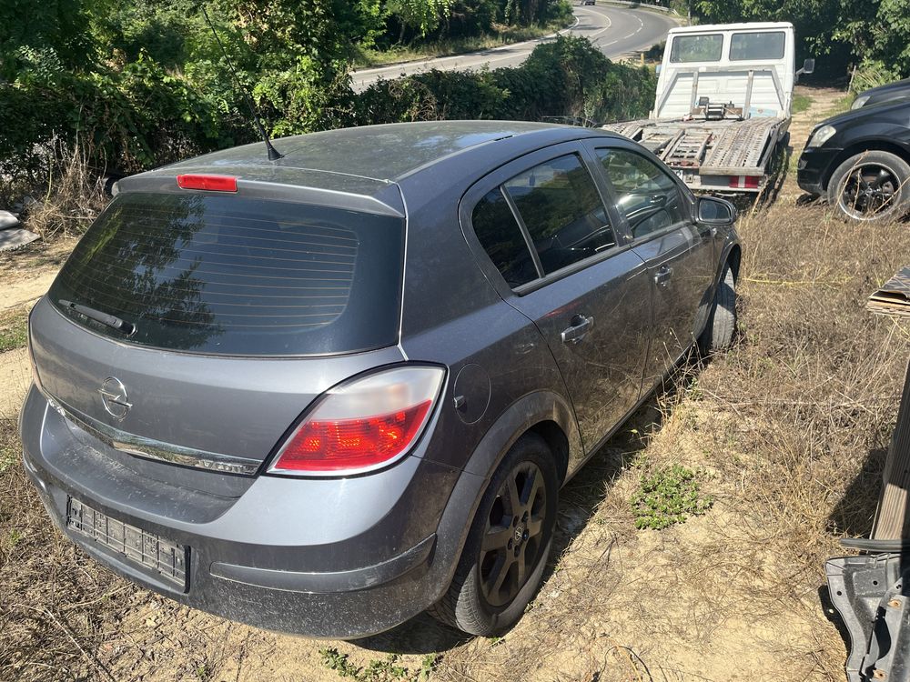 Opel Astra H на части