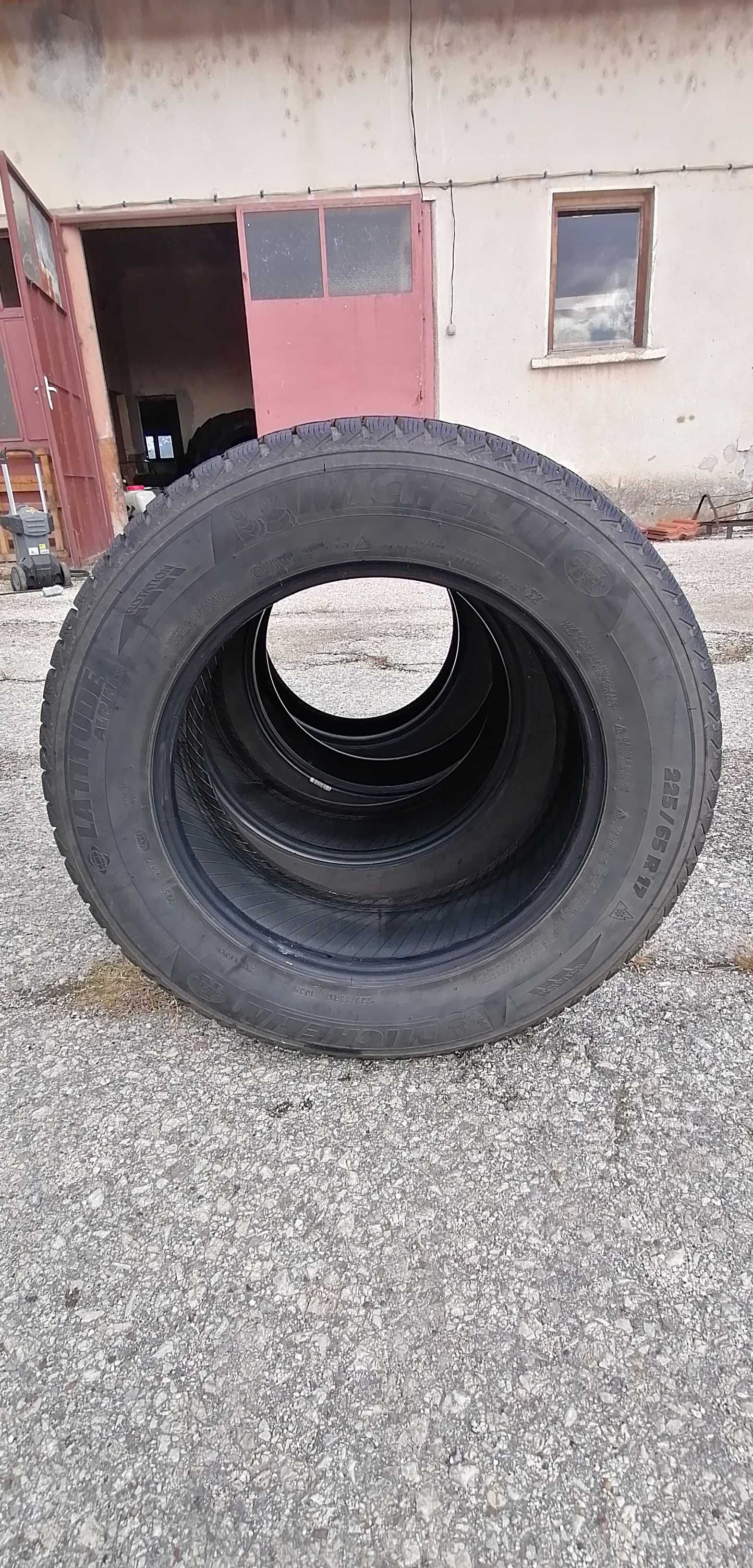 Гуми зимни 225/65R17