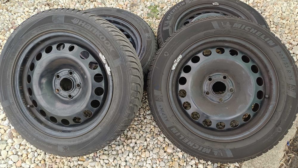 Гуми зимни с джанти HANKOOK 205/55/16 2бр. И MICHELIN 205/55/16 -2 бр.