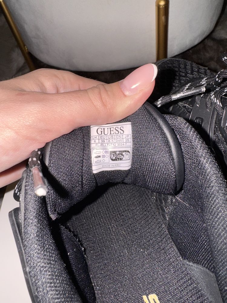 Маратонки  Guess