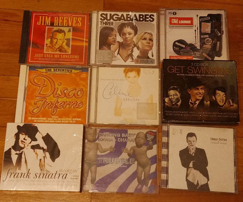 40 броя оригинални дискове (CD) с английска музика