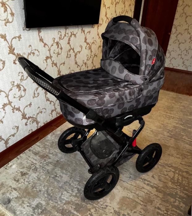 Продам детскую коляску GB в отличном состоянии*