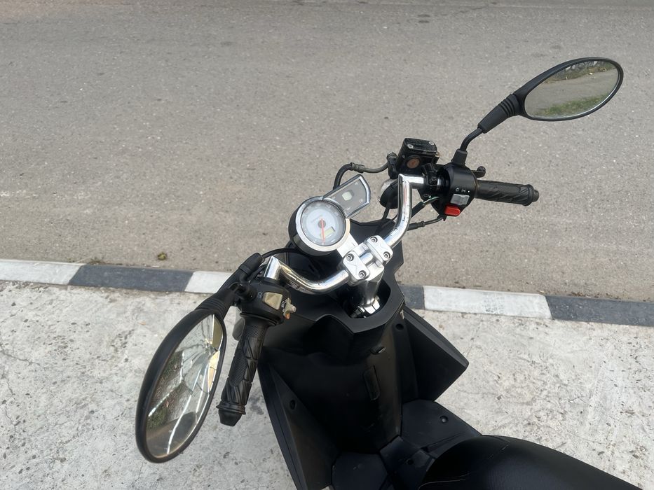 Scuter Generic XOR 2t 80cc Minarelli Motor Refacut complet!