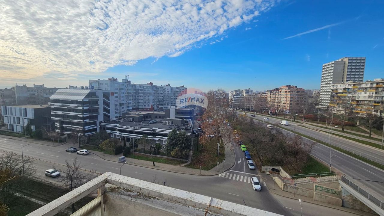 Продава се Четиристаен апартамент в Варна, Базар Левски - 108 кв.м за 2315 €/кв.м - Снимка #9