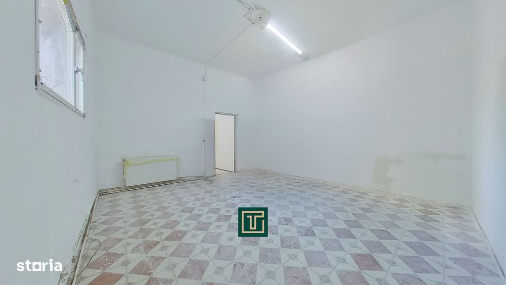 Apartament cu potential cu 2 camere la curte comuna in Centru