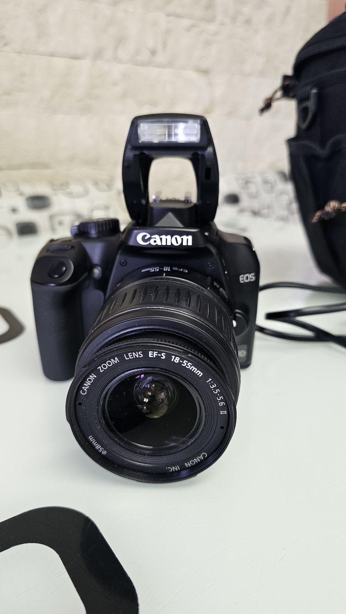 Kit aparat foto Canon EOS 1000D+ obiectiv Canon EF-s 18-55mm 3.5-5.6