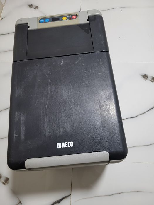 Vând frigidere auto