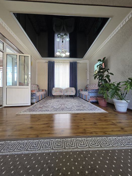 Кибрай тум. Дурмон Қ.Ф.Й. Бирлик мах. 6 сот. 6 хонали уй сотилади.