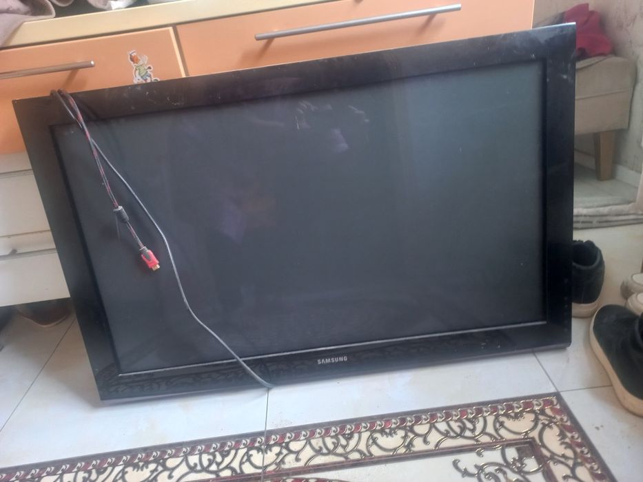 Телевизор 120см для запчастей