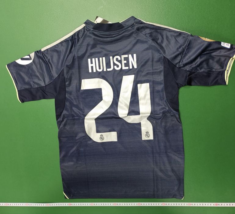 Tricou Huijsen real madrid