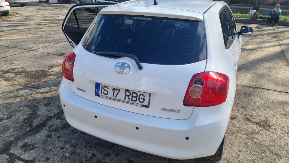 Vând Toyota Auris