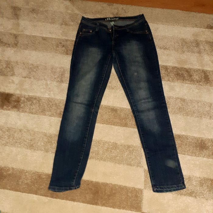 Blugi cu talie înaltă