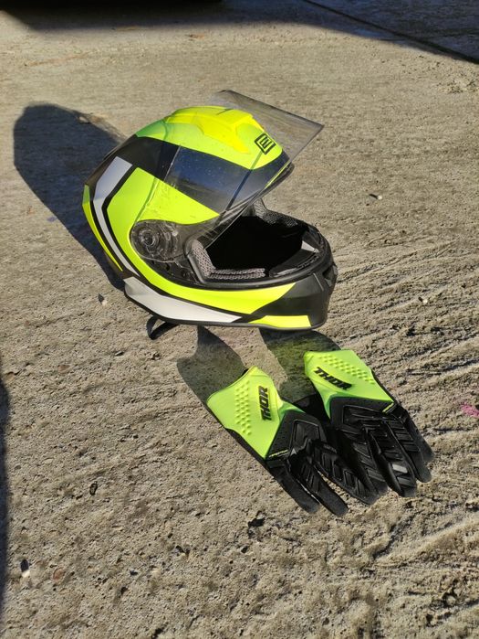 Cască protecție pentru copii+mănuși cadou