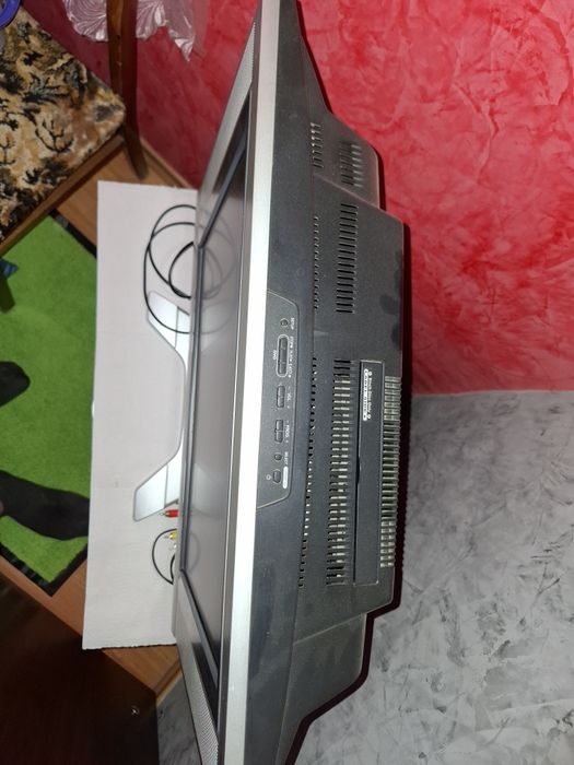 Televizor LCD  FUNAI cu CD - DVD  60 cm