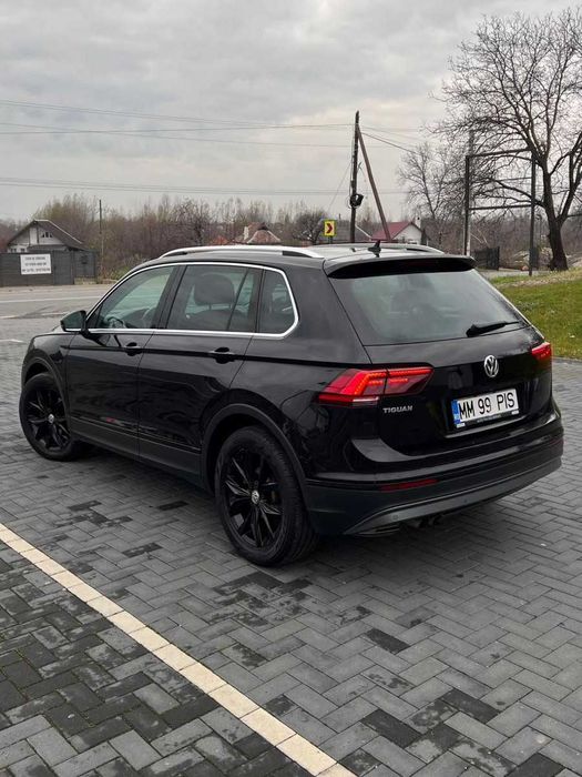 VW Tiguan 2.0 TDI Panoramic/Camera/Adaptive LED/Keyless