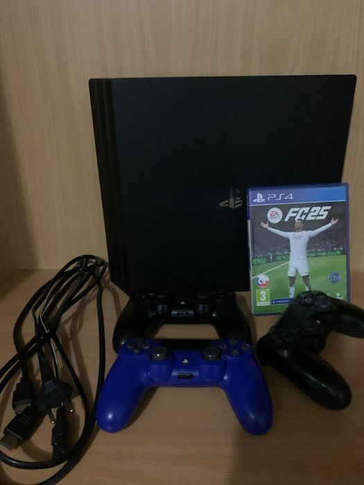 Vand ps4 pro in stare foarte bună de functionare
