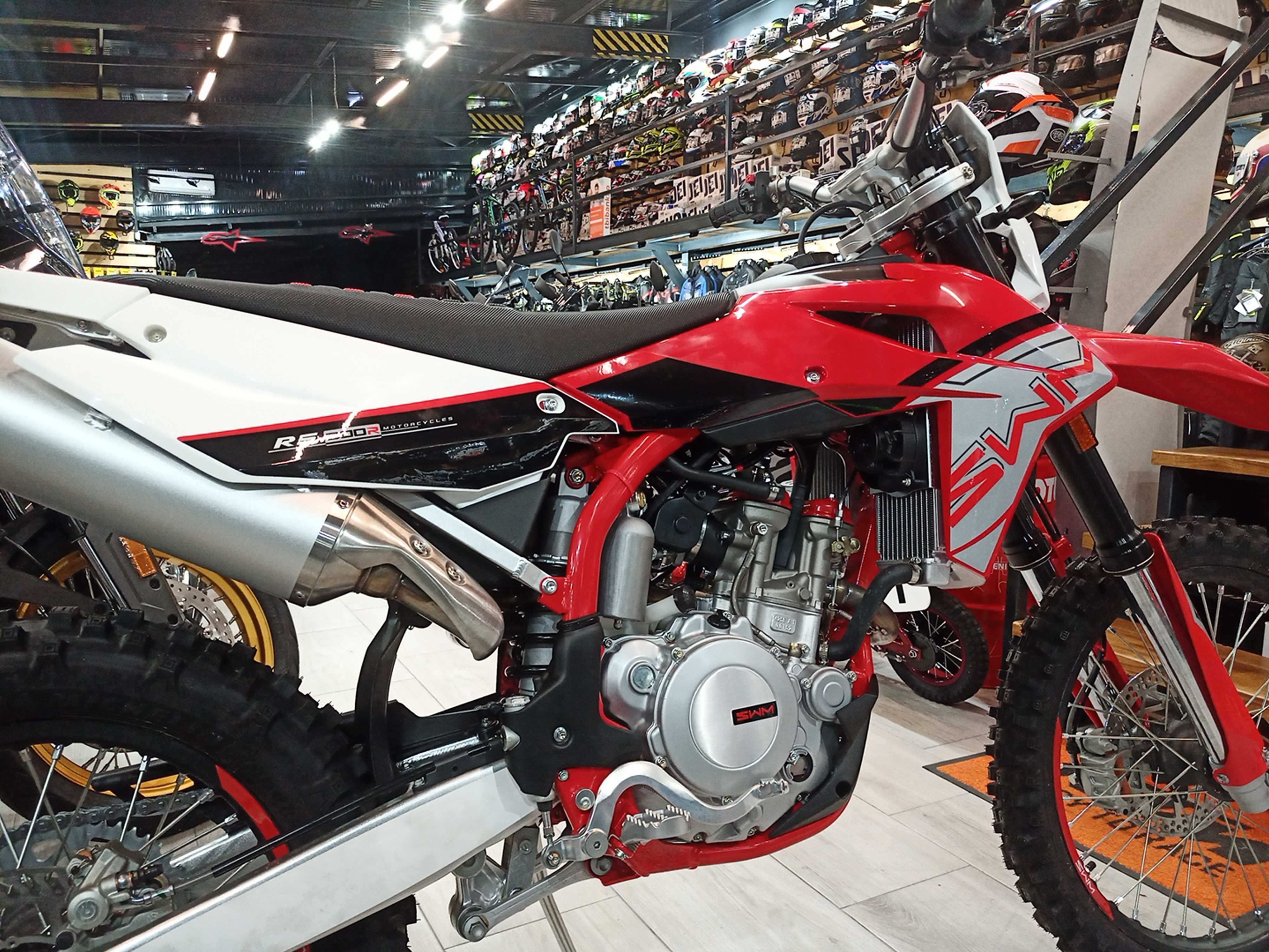 SWM RS 300R Euro5-noua-de la 5500 euro prin EST BIKE Campina